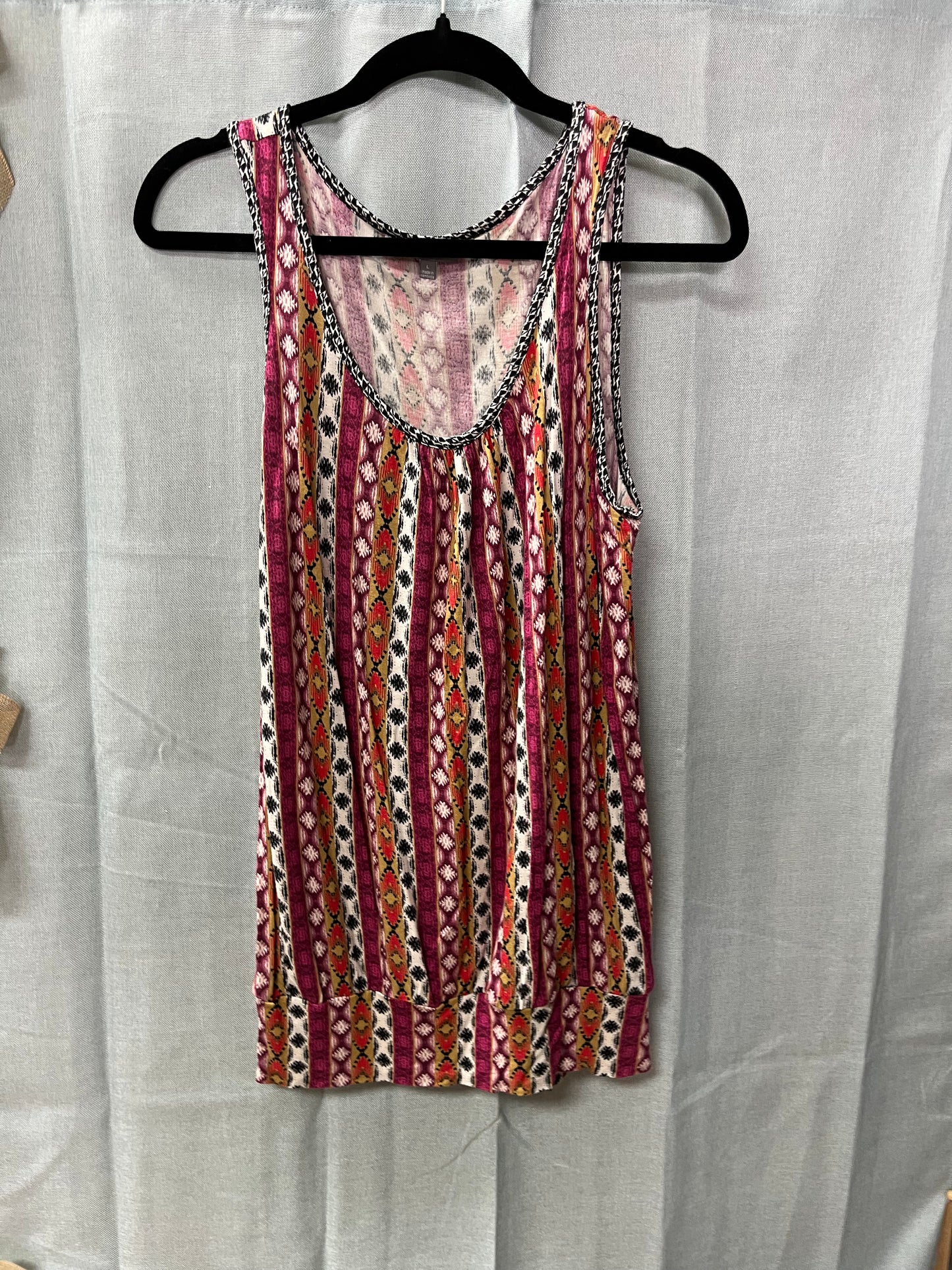 Sleeveless Long Patterned Top-Size L