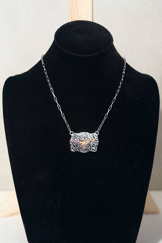 WESTERN TWO TONE STEERHEAD ETCHED PLATE PENDANT CHAIN NECKLACE