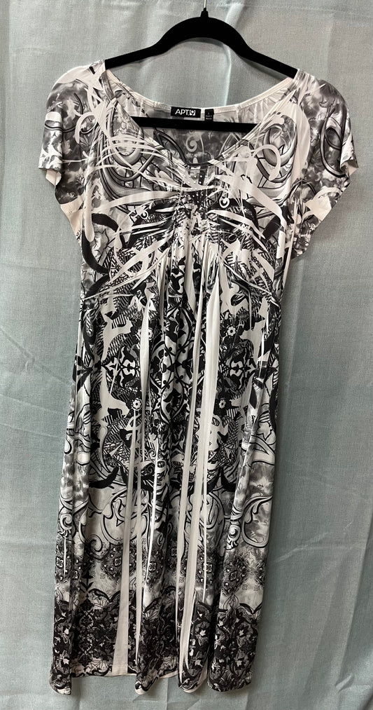 Patterned Short Sleeved Dress-Size L